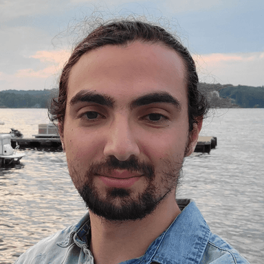Isaac Gemal's headshot