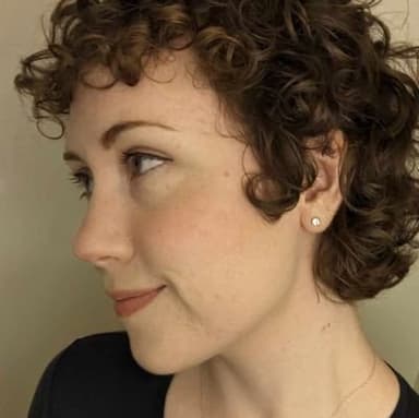 Sarah Bicknell's headshot